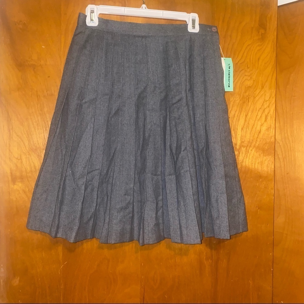 New liz Claiborne gray Pleated 100% wool Uniform skirt 12 petite
